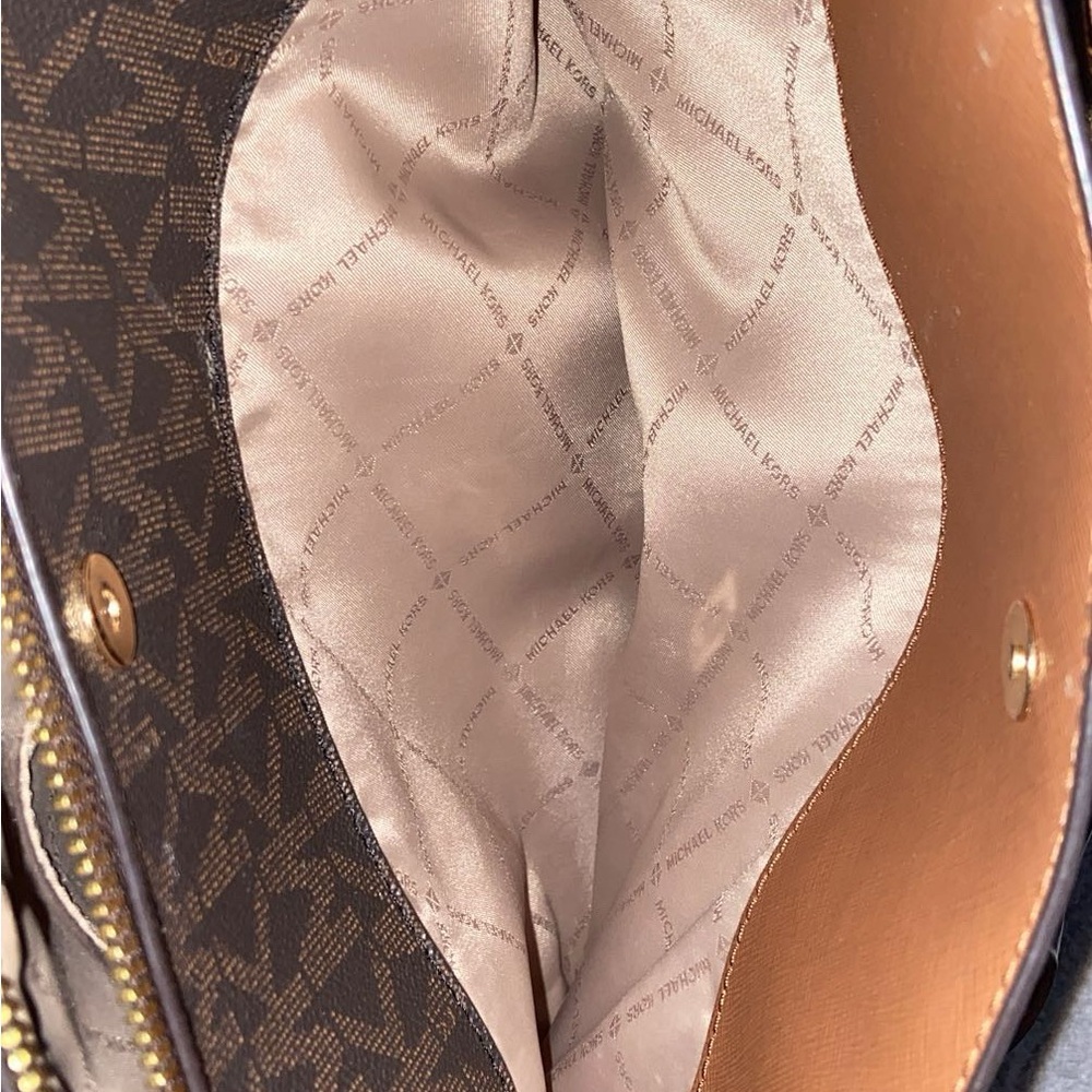 Michael Kors Beige and Brown Interior Handbag - Picture 4 of 5